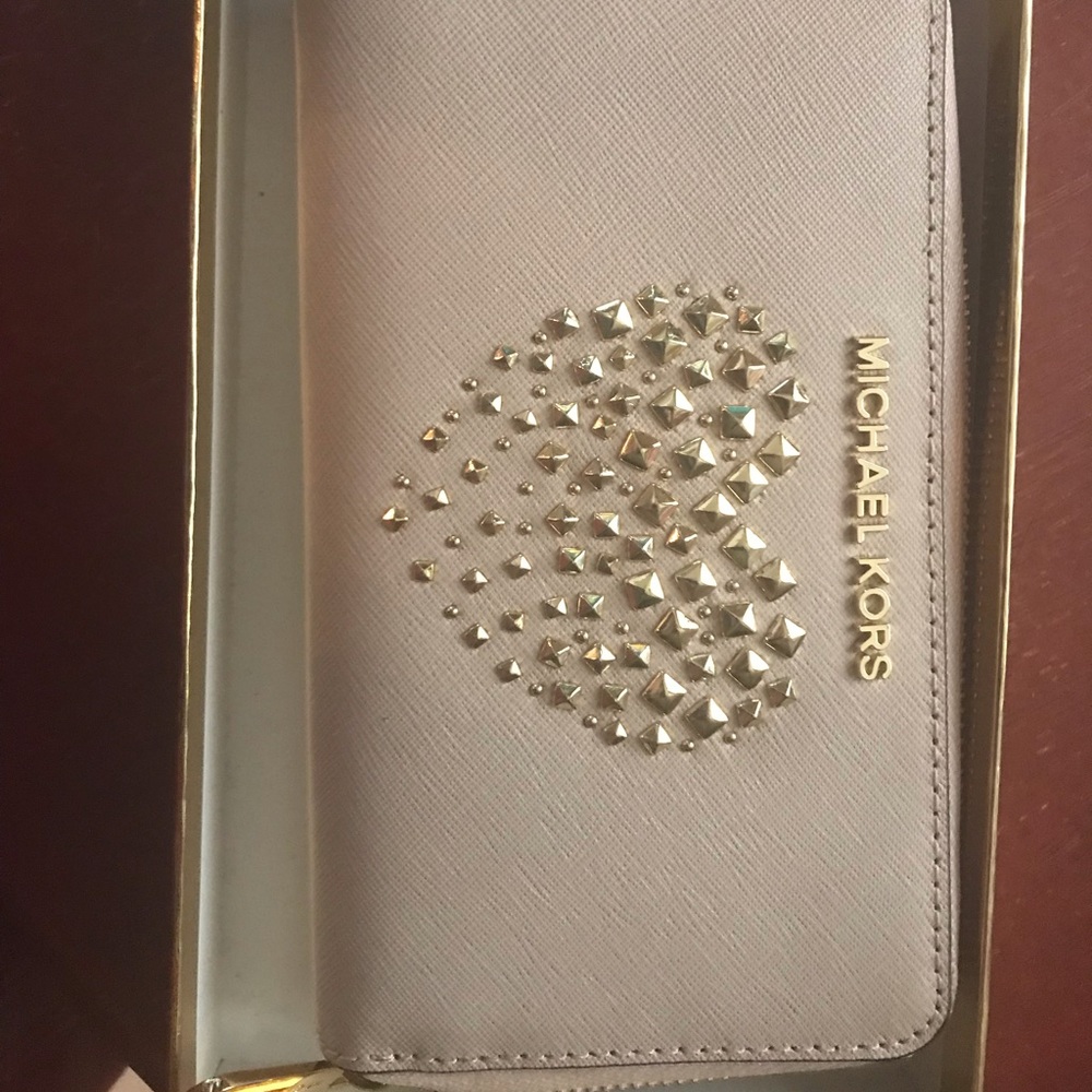 Michael Kors ❤️SOLD❤️ - Picture 5 of 8